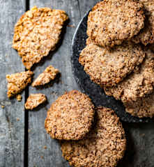 Biscuits croustillants aux noisettes