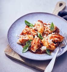 Low-Carb-Gnocchi mit Tomatensauce