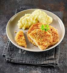 Sellerie-Schnitzel mit Sesam-Panade und Kartoffelpüree