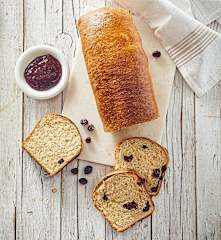 Pane dolce con mirtilli rossi