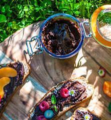 Domácí oříšková pomazánka