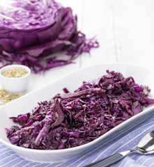 Cavolo rosso con semi di finocchio