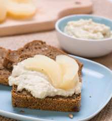 Gorgonzola-Creme mit Birne