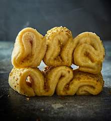 Pane a fisarmonica con burro aromatizzato alle olive