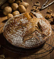 Kartoffel-Walnuss-Brot