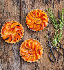 Tartelettes aux abricots et au romarin