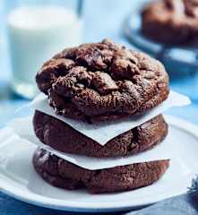 Schokoladen-Cookies mit Schokostückchen