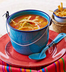 Sopa de lima yucateca