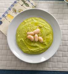 Hummus with Peas and Beans