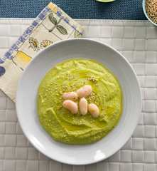 Hummus de guisantes con judiones