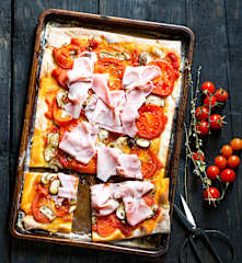 Pizza aux champignons et au jambon