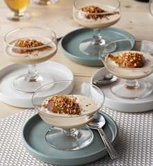 Peras al vino dulce con sabayón