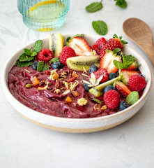 Blueberry acai bowl (Noni Jenkins)