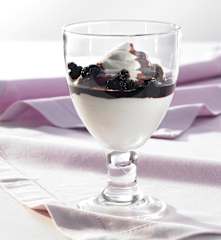 Quarkcreme mit Balsamico-Heidelbeeren