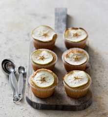 Apple and cinnamon muffins