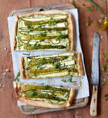Tarte fine aux asperges et à la ricotta