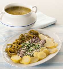 Menú para dos: Sopa de verduras. Lubina a la espalda con patatas