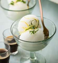 Limoncello Sorbet with Mint and Basil - Sorbetto al limoncello, menta e basilico