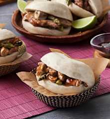 Bao buns de coco, cerdo y champiñones