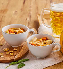 Straccetti di tacchino alla birra con zucca e salvia