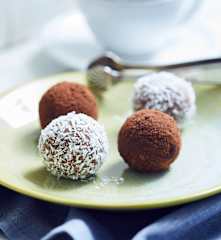 Low Carb Kokos-Pralinen