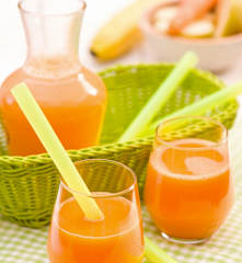 Napój z marchewki, jabłek i banana