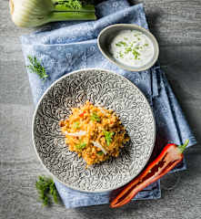 Bulgurpilaw mit Fenchel und Kräuterdip
