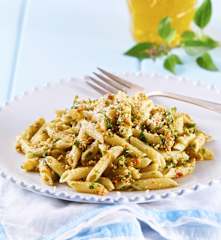 Pasta con pesto de arúgula