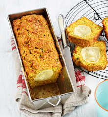 Cake aux carottes, persil et chèvre