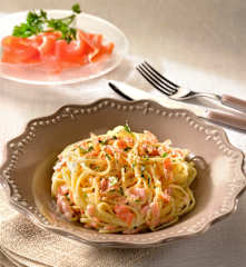 Linguine with salmon and herbs