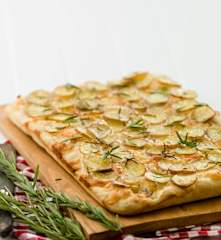 Piza com batata e alecrim