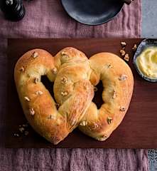 Hearts entwined loaf