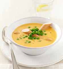 Möhrencremesuppe mit Wiener Würstchen