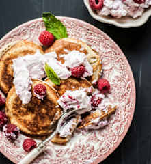 Banánové lívance s malinami