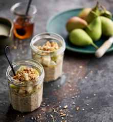Overnight oats com pera
