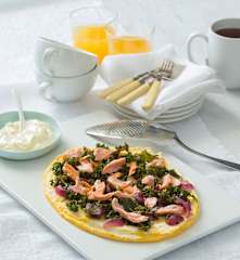 Soufflé omelette with hot smoked salmon