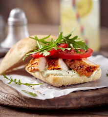 Tomaten-Aprikosen-Hähnchen (scharf)