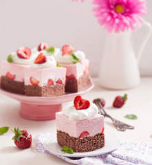 Ciasto z pianką truskawkową