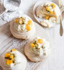Menu veggie - Pavlovas chantilly coco et mangue
