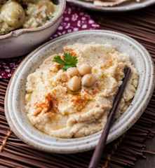 Pasta de grão de bico (homus)
