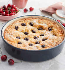 Torta di ciliegie e mandorle