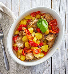 Coniglio con patate  e peperoni