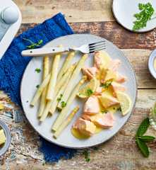 Asperge et saumon sauce hollandaise