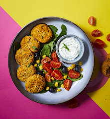 Bowl con falafel e verdure
