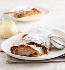 Strudel jabłkowy (Apfelstrudel) z sosem waniliowym (TM6, TM7)