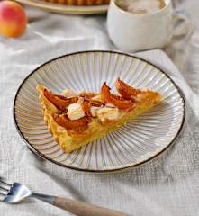 Aprikosen-Nougat-Tarte
