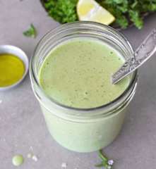 Aderezo de yogurt con hierbas