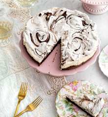 Torta de chocolate merengada