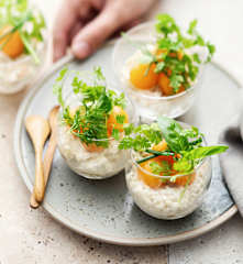 Verrines crabe, melon et mayonnaise aux herbes