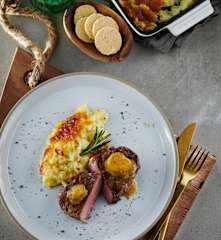 Rinderfilet mit Kartoffelgratin und Senfbutter